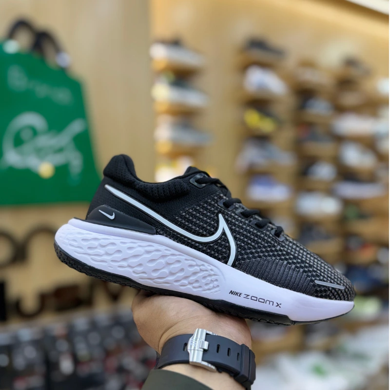 NK Zoom Invincible 2