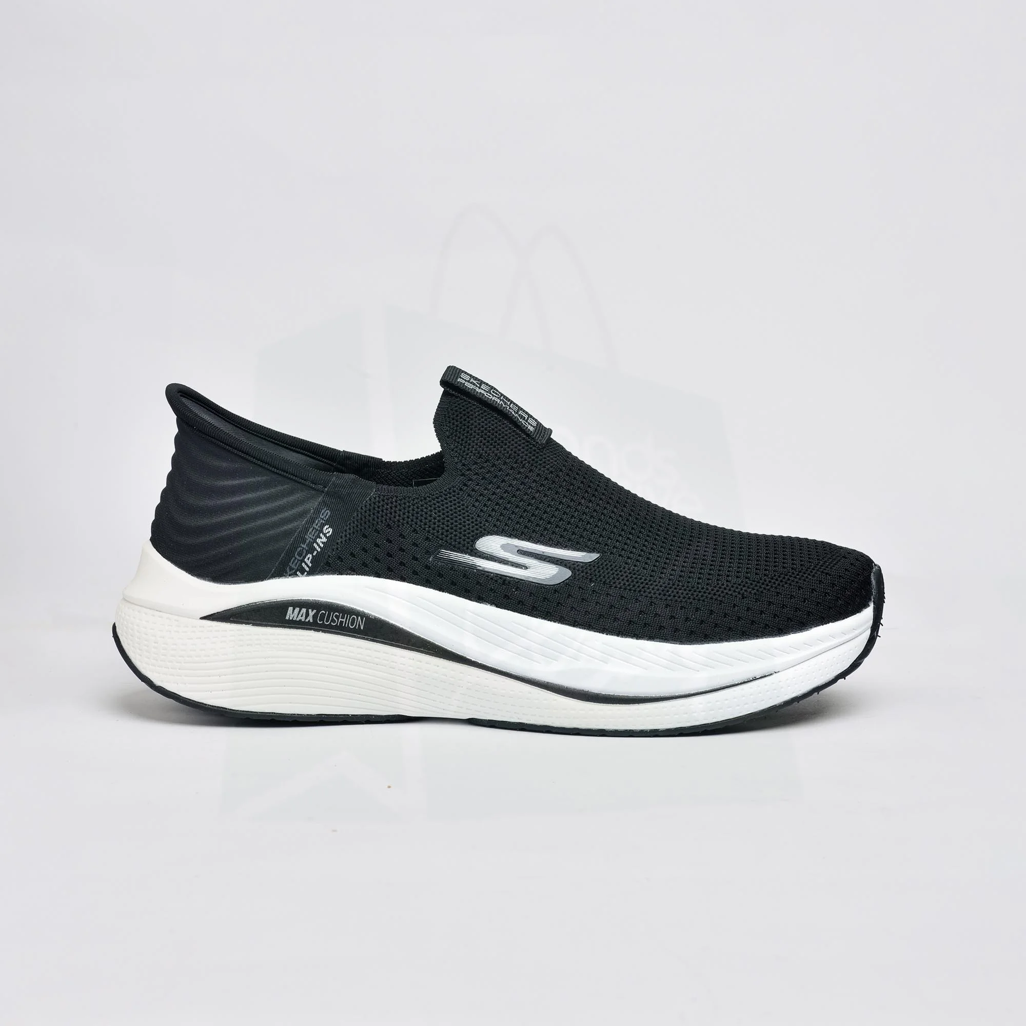 Skechers Max Cushion (Black)