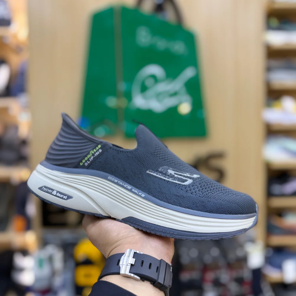 Sketchers Distance Walker V2 Grey