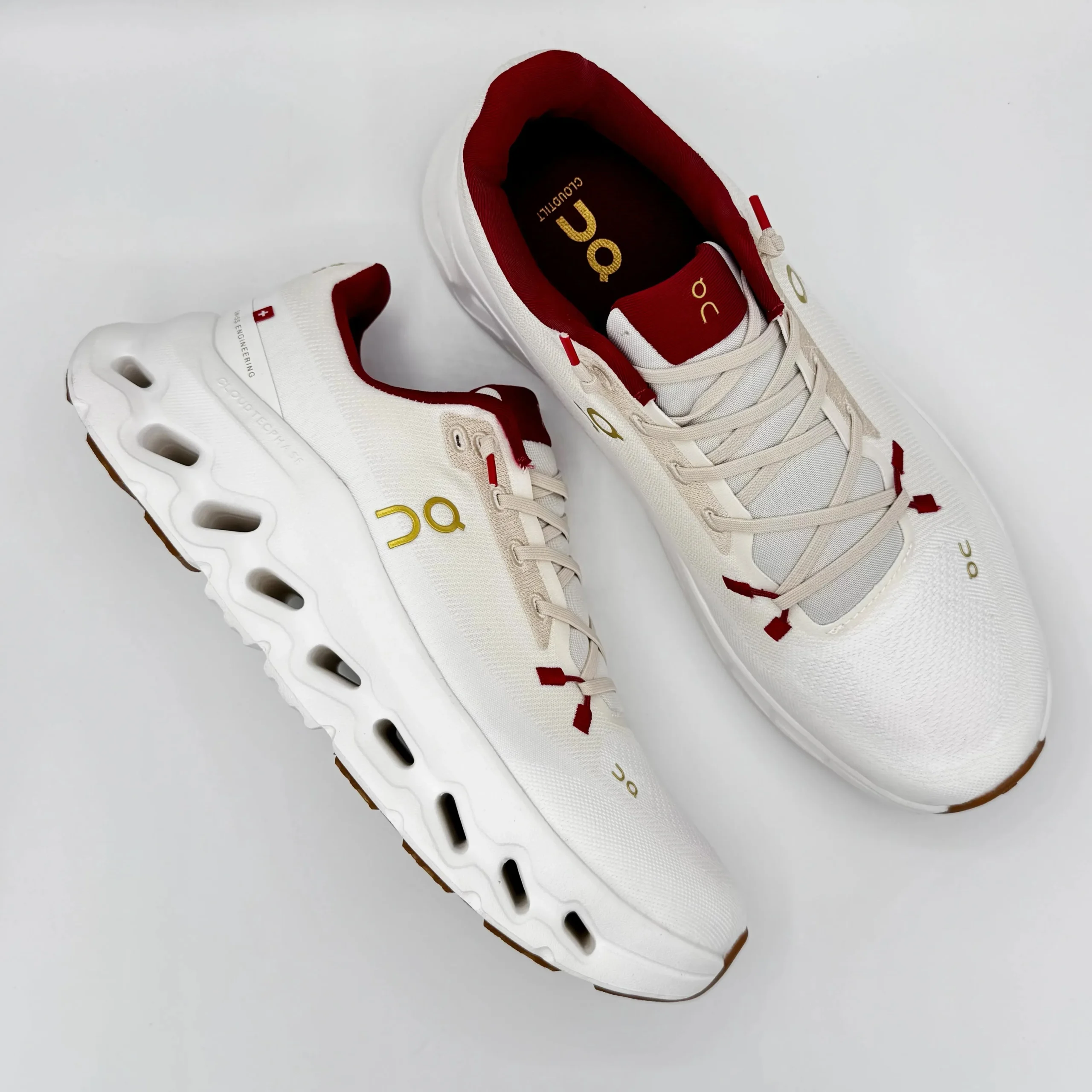 Alternative view of Oncloud Tilt Pearl Ivory